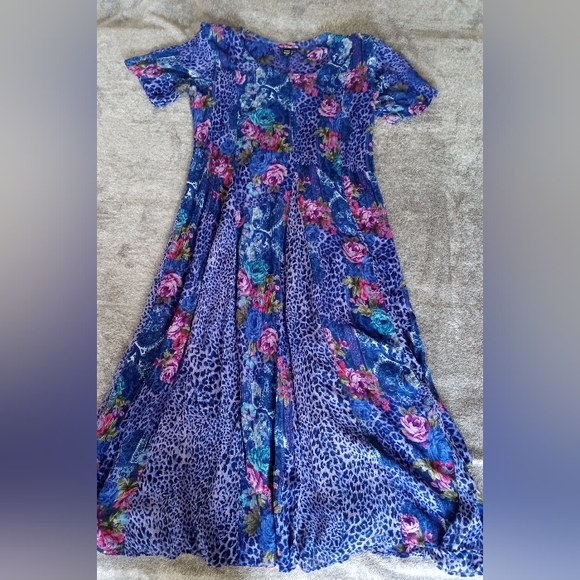 Vintage Dresses & Skirts - Vintage 90s Mixed Print Rayon Dress